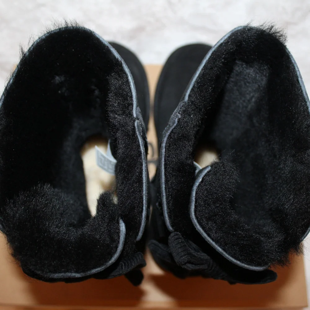 UGG corduroy ribbon